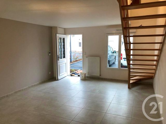 Maison &agrave; louer - 3 pi&egrave;ces - 71,13 m2 - Ingre - 45 - CENTRE