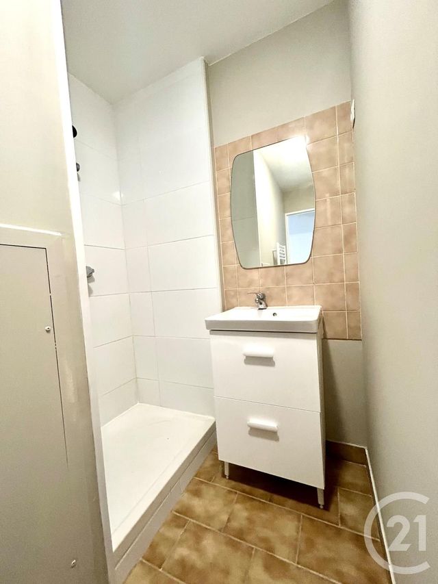 Appartement F2 &agrave; louer - 2 pi&egrave;ces - 26 m2 - Chateauneuf Sur Loire - 45 - CENTRE