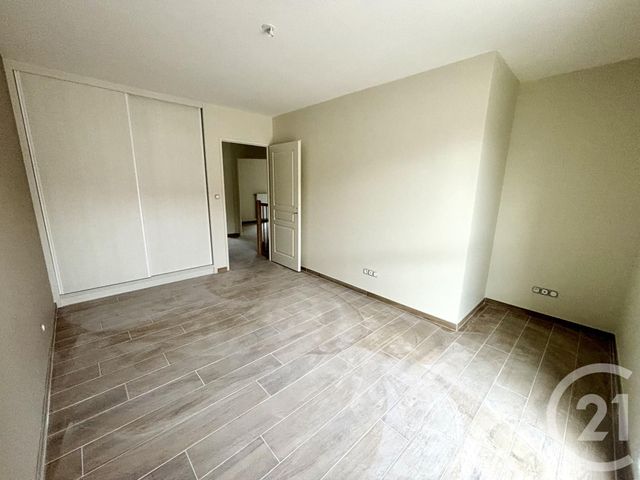 Maison &agrave; louer - 5 pi&egrave;ces - 138 m2 - Chateauneuf Sur Loire - 45 - CENTRE