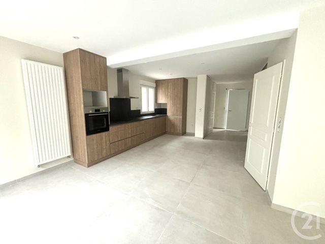 Maison &agrave; louer - 5 pi&egrave;ces - 138 m2 - Chateauneuf Sur Loire - 45 - CENTRE