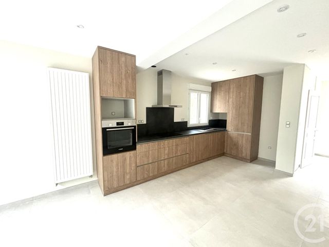 Maison &agrave; louer - 5 pi&egrave;ces - 138 m2 - Chateauneuf Sur Loire - 45 - CENTRE