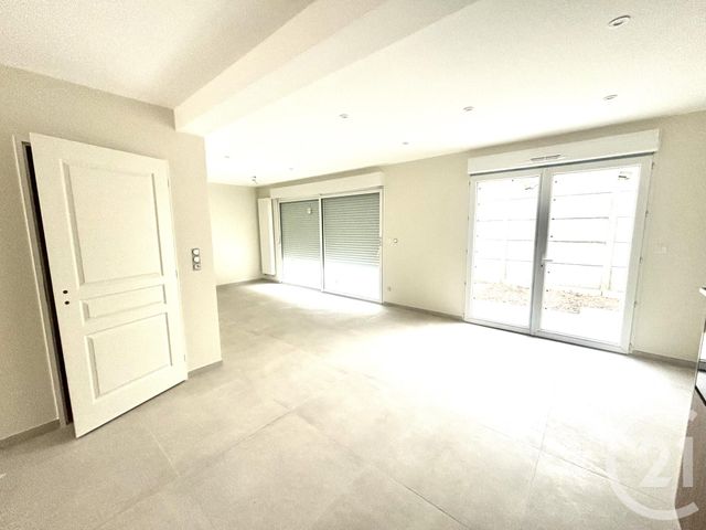 Maison &agrave; louer - 5 pi&egrave;ces - 138 m2 - Chateauneuf Sur Loire - 45 - CENTRE