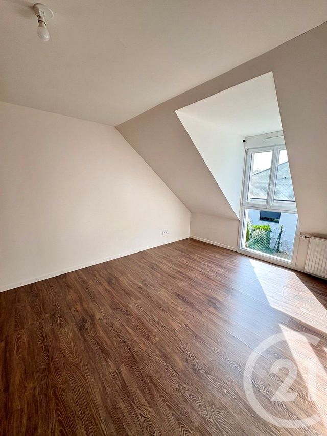 Maison &agrave; louer - 3 pi&egrave;ces - 74,26 m2 - St Denis De L Hotel - 45 - CENTRE