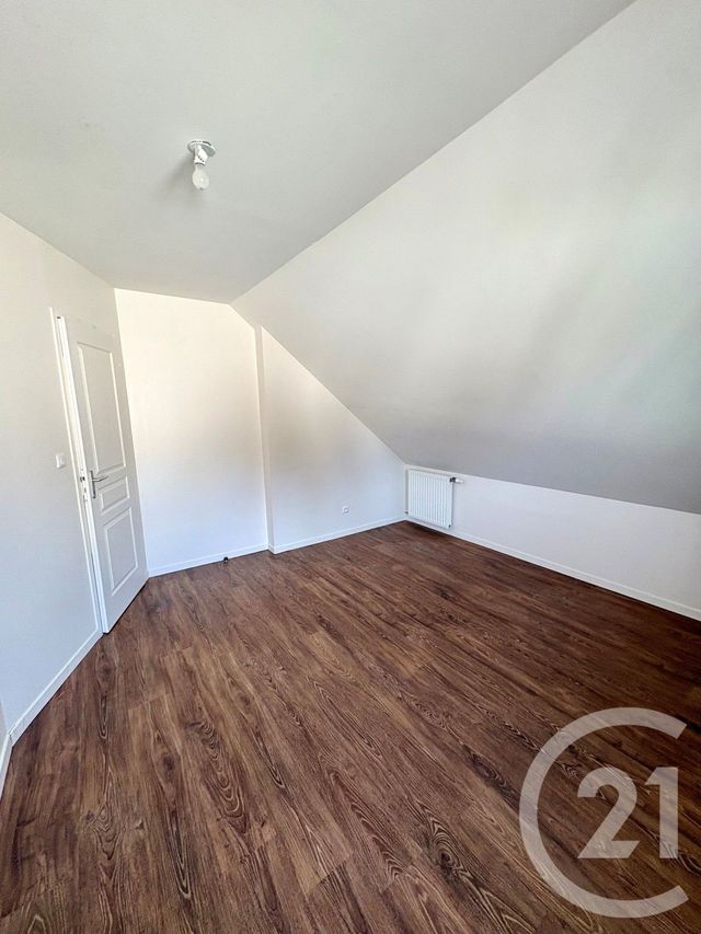 Maison &agrave; louer - 3 pi&egrave;ces - 74,26 m2 - St Denis De L Hotel - 45 - CENTRE