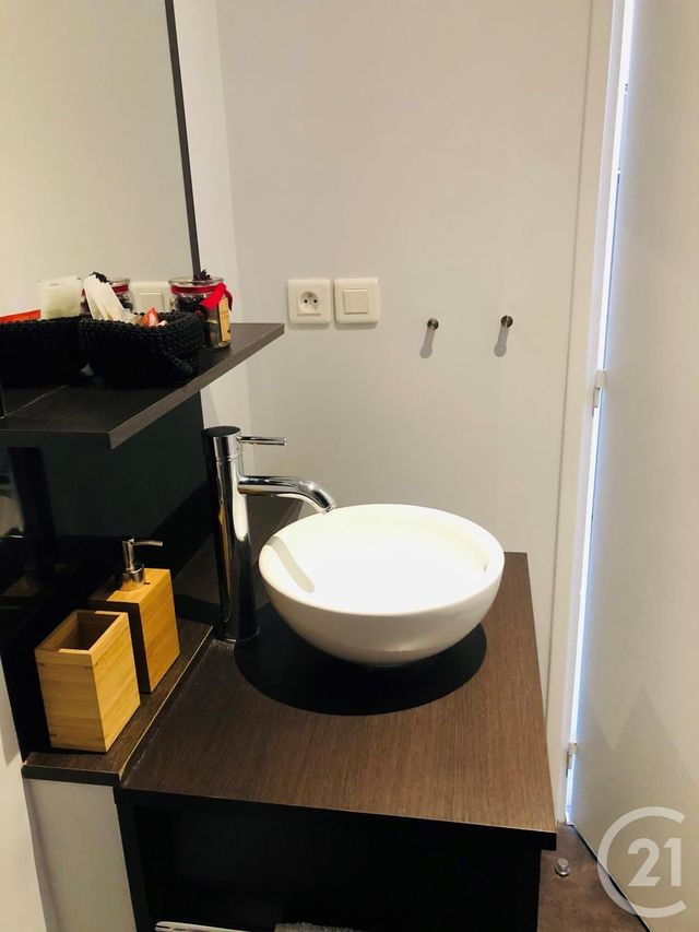 Appartement F1 &agrave; louer - 1 pi&egrave;ce - 35,84 m2 - Chateauneuf Sur Loire - 45 - CENTRE