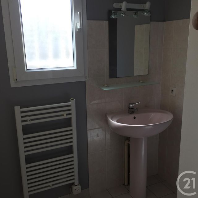 Maison &agrave; louer - 6 pi&egrave;ces - 143,27 m2 - Trainou - 45 - CENTRE