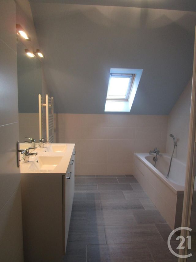 Maison &agrave; louer - 4 pi&egrave;ces - 102,65 m2 - Mardie - 45 - CENTRE