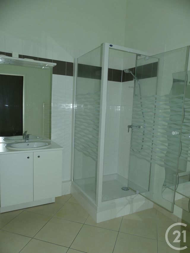 Appartement F3 &agrave; louer - 3 pi&egrave;ces - 72 m2 - Chateauneuf Sur Loire - 45 - CENTRE