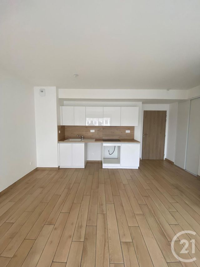 Appartement F3 &agrave; louer - 3 pi&egrave;ces - 60,76 m2 - Orleans - 45 - CENTRE