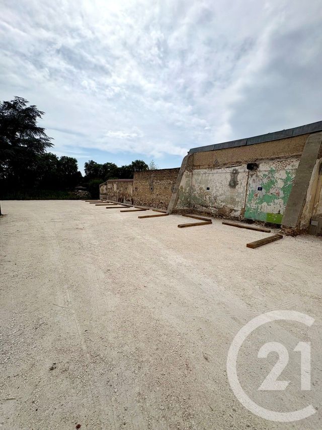 parking - CHATEAUNEUF SUR LOIRE - 45