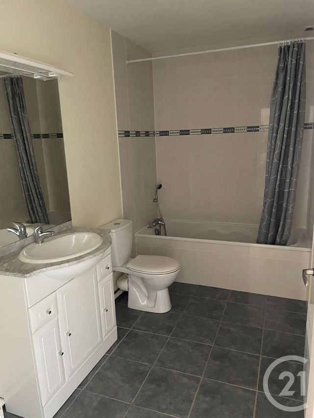 Maison &agrave; louer - 3 pi&egrave;ces - 65,50 m2 - Chateauneuf Sur Loire - 45 - CENTRE