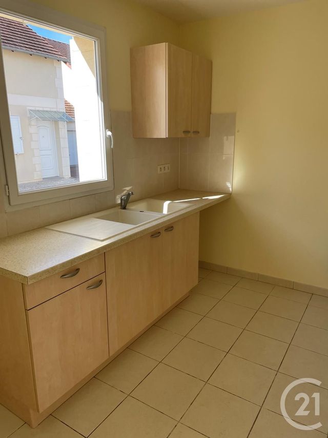 Maison &agrave; louer - 3 pi&egrave;ces - 65,50 m2 - Chateauneuf Sur Loire - 45 - CENTRE