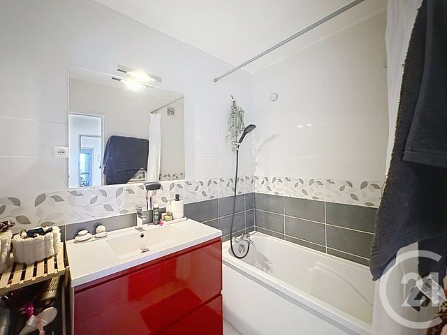 Appartement F3 &agrave; vendre - 3 pi&egrave;ces - 70 m2 - Gien - 45 - CENTRE
