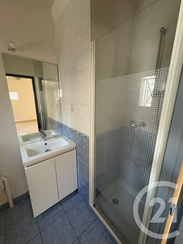 Appartement F1 &agrave; louer - 1 pi&egrave;ce - 24,10 m2 - Chateauneuf Sur Loire - 45 - CENTRE