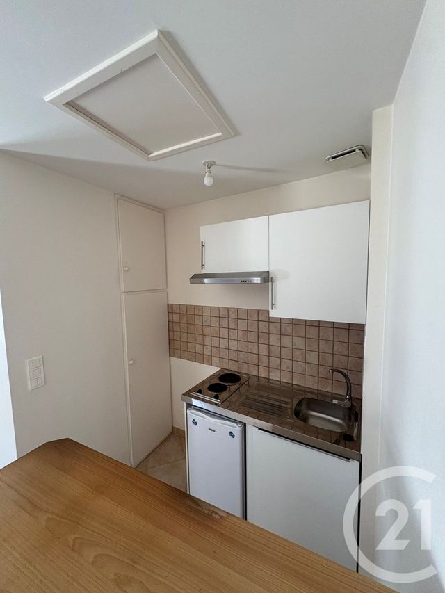 Appartement F1 &agrave; louer - 1 pi&egrave;ce - 24,10 m2 - Chateauneuf Sur Loire - 45 - CENTRE