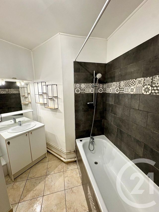Appartement F2 &agrave; louer - 2 pi&egrave;ces - 55,35 m2 - Fleury Les Aubrais - 45 - CENTRE