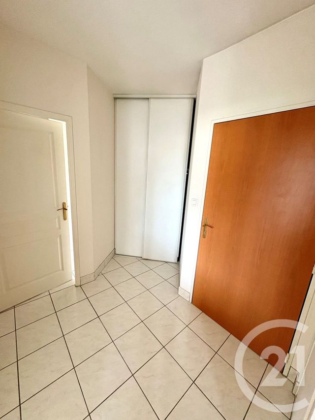 Appartement F2 &agrave; louer - 2 pi&egrave;ces - 55,35 m2 - Fleury Les Aubrais - 45 - CENTRE
