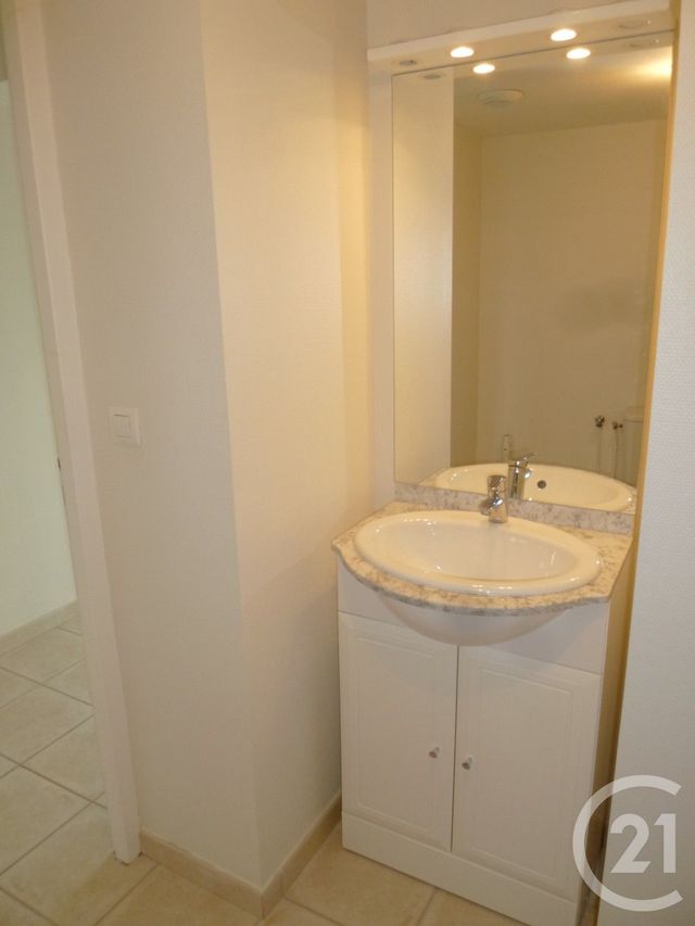 Appartement Studio &agrave; louer - 1 pi&egrave;ce - 18,30 m2 - Chateauneuf Sur Loire - 45 - CENTRE
