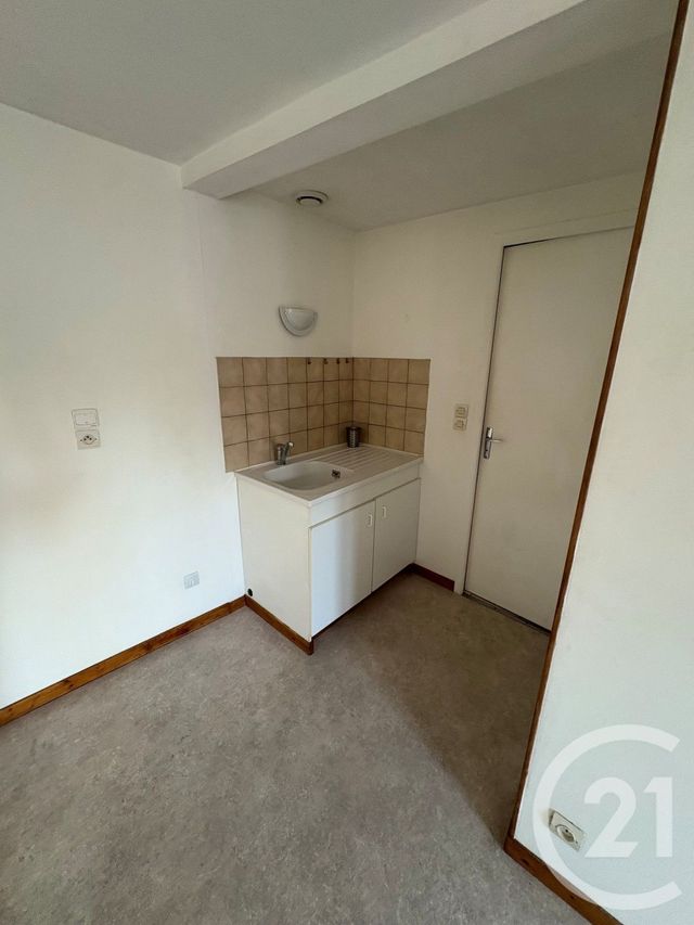 Appartement F2 &agrave; louer - 2 pi&egrave;ces - 39,63 m2 - Vitry Aux Loges - 45 - CENTRE