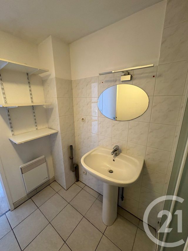 Appartement F2 &agrave; louer - 2 pi&egrave;ces - 39,63 m2 - Vitry Aux Loges - 45 - CENTRE