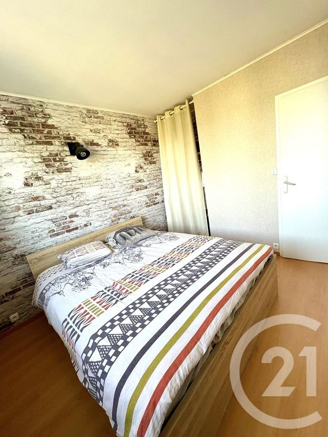 Appartement F3 &agrave; louer - 3 pi&egrave;ces - 71 m2 - St Jean De La Ruelle - 45 - CENTRE