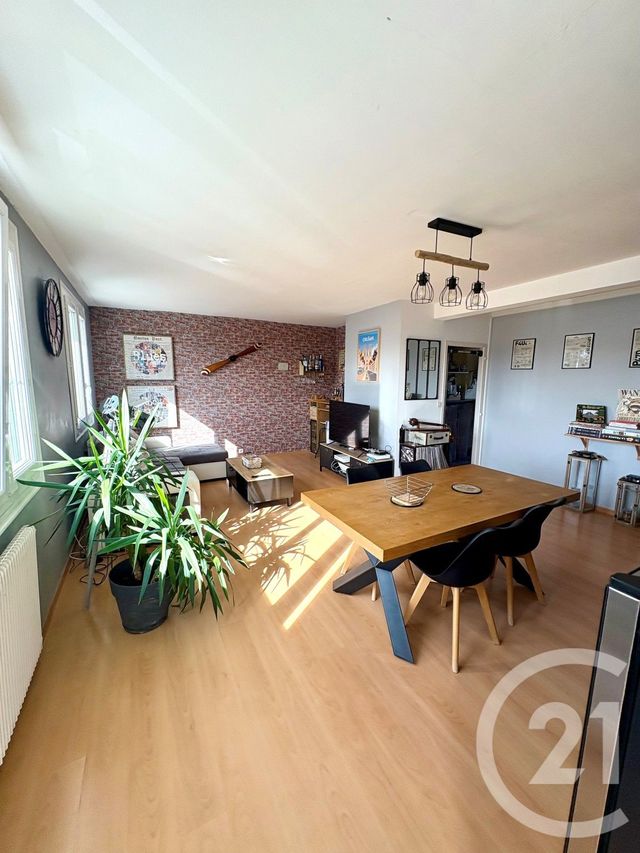 Appartement F3 &agrave; louer - 3 pi&egrave;ces - 71 m2 - St Jean De La Ruelle - 45 - CENTRE