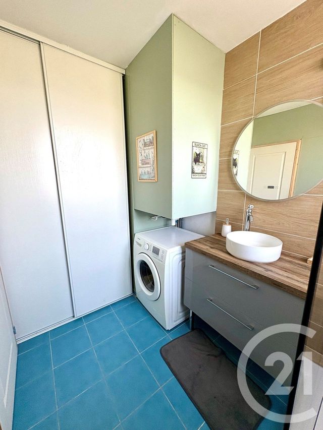 Appartement F3 &agrave; louer - 3 pi&egrave;ces - 71 m2 - St Jean De La Ruelle - 45 - CENTRE