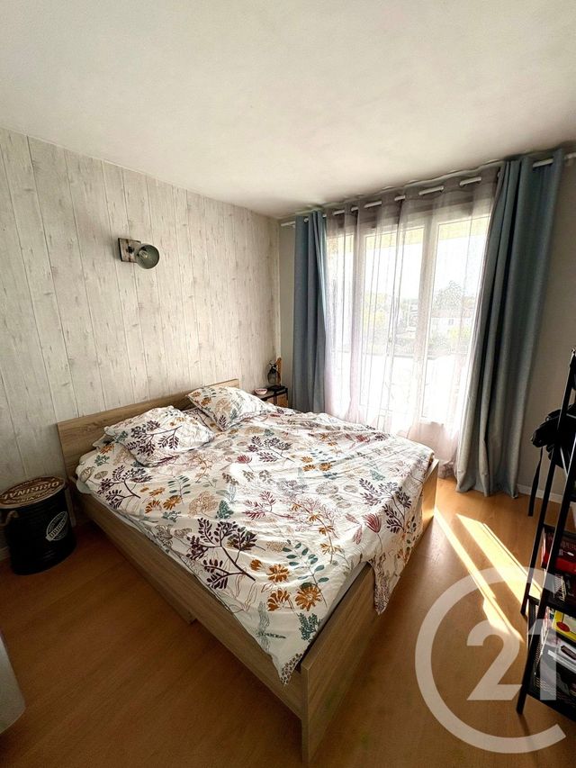 Appartement F3 &agrave; louer - 3 pi&egrave;ces - 71 m2 - St Jean De La Ruelle - 45 - CENTRE