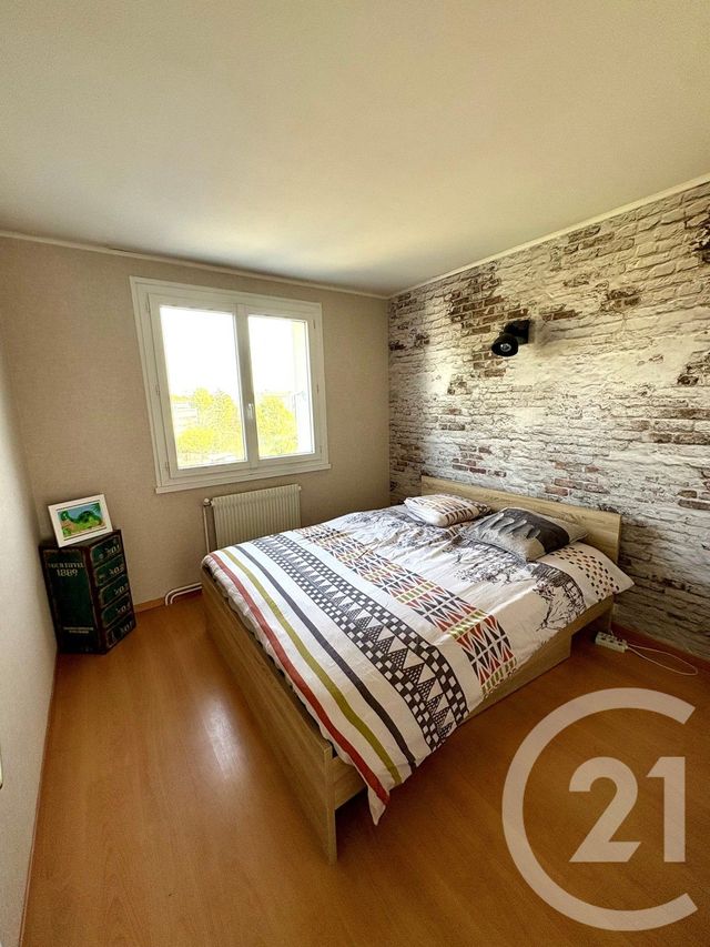 Appartement F3 &agrave; louer - 3 pi&egrave;ces - 71 m2 - St Jean De La Ruelle - 45 - CENTRE