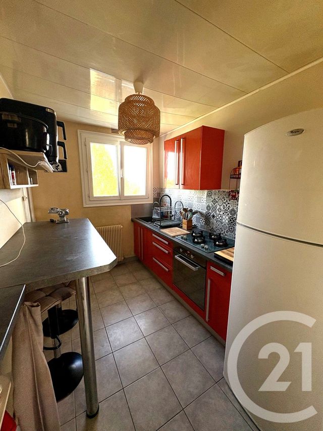 Appartement F3 &agrave; louer - 3 pi&egrave;ces - 71 m2 - St Jean De La Ruelle - 45 - CENTRE