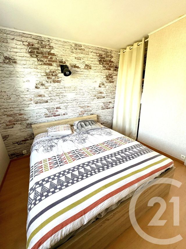 Appartement F3 &agrave; louer - 3 pi&egrave;ces - 71 m2 - St Jean De La Ruelle - 45 - CENTRE