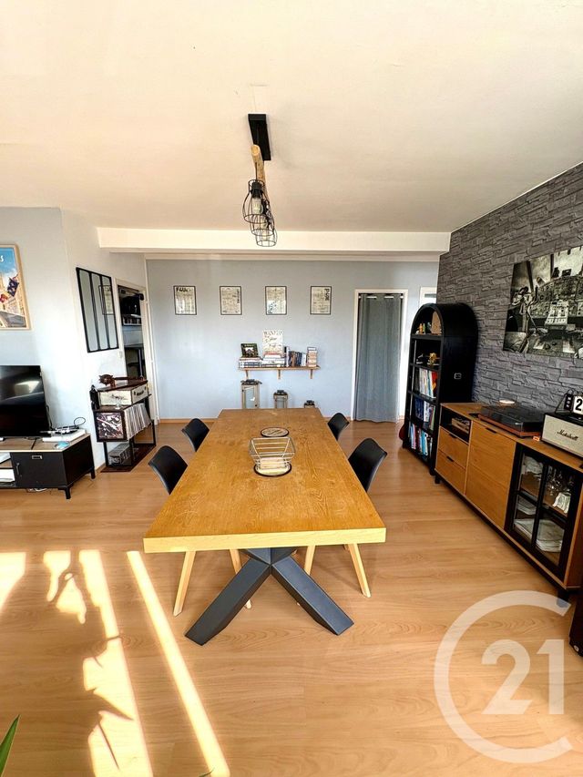 Appartement F3 &agrave; louer - 3 pi&egrave;ces - 71 m2 - St Jean De La Ruelle - 45 - CENTRE