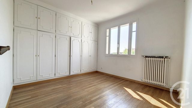 Maison a louer  - 5 pièce(s) - 167 m2 - Surfyn