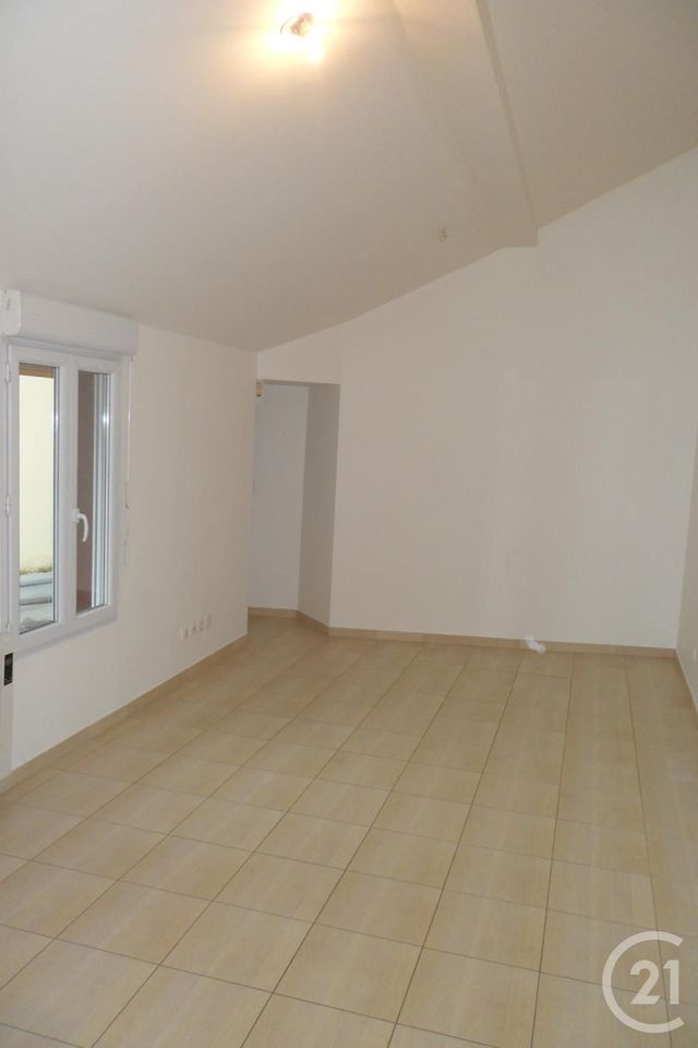 Appartement F1 à louer - 1 pièce - 25 m2 - Viry Chatillon - 91 - ILE-DE-FRANCE