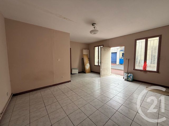 Appartement Local à vendre - 2 pièces - 42,15 m2 - Corbeil Essonnes - 91 - ILE-DE-FRANCE