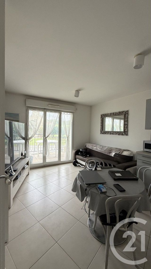 Appartement F2 &agrave; louer - 2 pi&egrave;ces - 39,55 m2 - Ste Genevieve Des Bois - 91 - ILE-DE-FRANCE