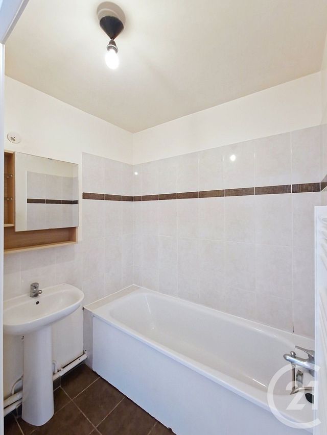 Appartement F3 &agrave; louer - 3 pi&egrave;ces - 61,07 m2 - Longjumeau - 91 - ILE-DE-FRANCE