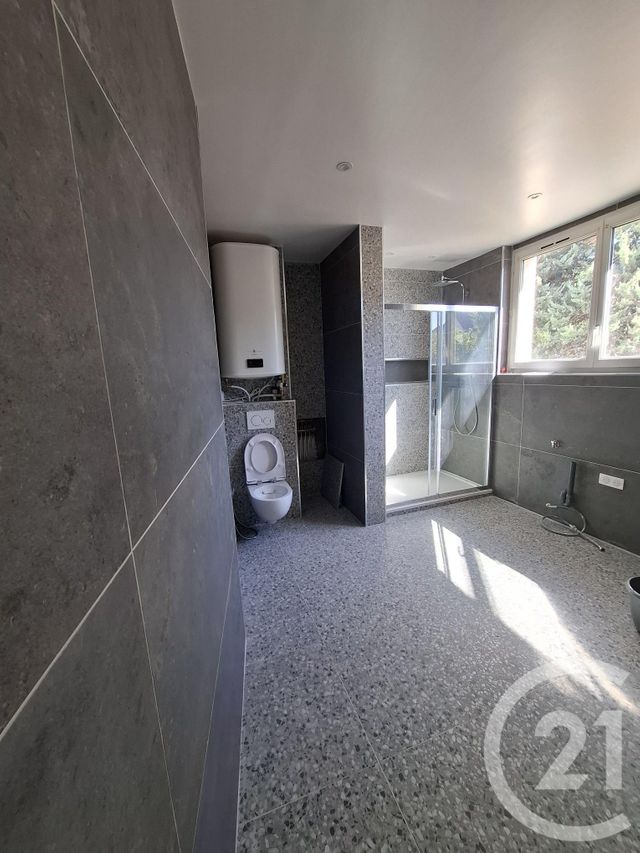 Appartement &agrave; louer - 2 pi&egrave;ces - 55 m2 - Thiais - 94 - ILE-DE-FRANCE