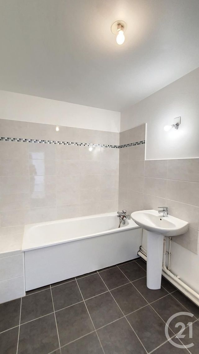 Appartement F2 &agrave; louer - 3 pi&egrave;ces - 53,57 m2 - Fleury Merogis - 91 - ILE-DE-FRANCE