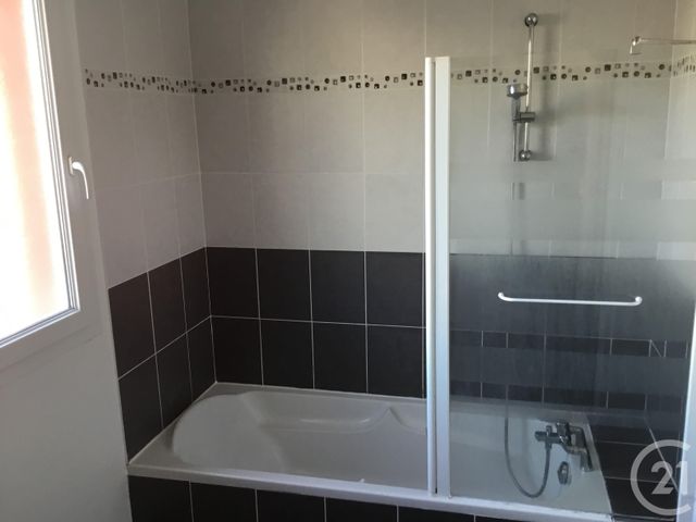 Appartement F3 à louer - 3 pièces - 69,71 m2 - St Christophe Vallon - 12 - MIDI-PYRENEES