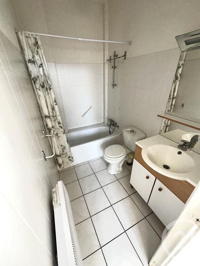 Appartement F3 &agrave; louer - 3 pi&egrave;ces - 44,19 m2 - Rodez - 12 - MIDI-PYRENEES