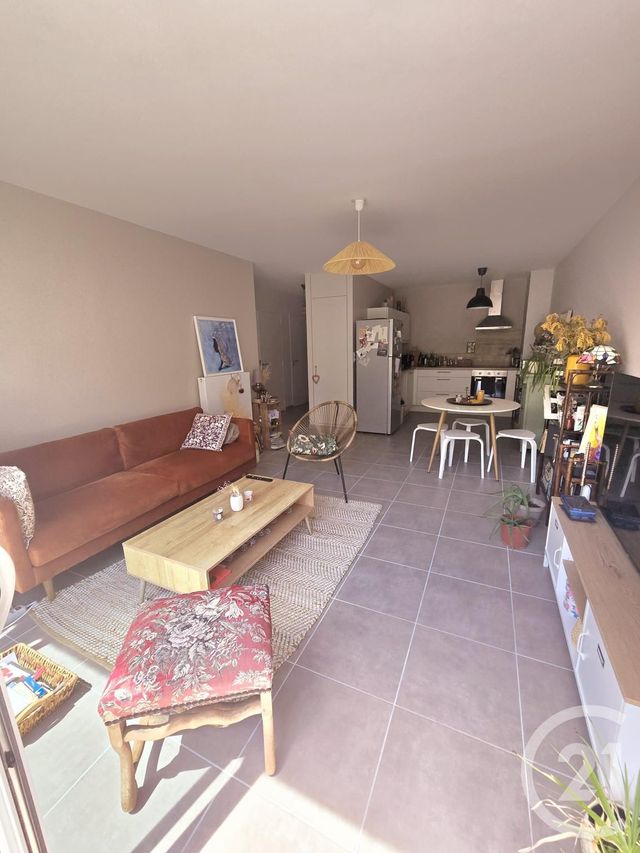 Appartement T2 &agrave; louer - 2 pi&egrave;ces - 50,10 m2 - Rodez - 12 - MIDI-PYRENEES