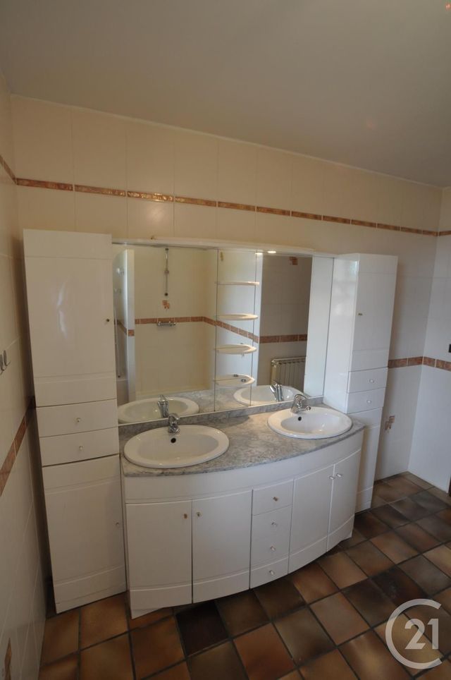 Maison &agrave; louer - 7 pi&egrave;ces - 192 m2 - Pont De Salars - 12 - MIDI-PYRENEES