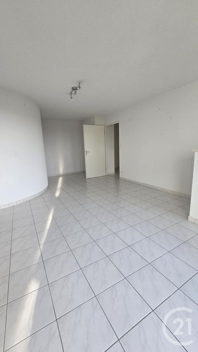 Appartement F2 &agrave; louer - 2 pi&egrave;ces - 45,36 m2 - Rodez - 12 - MIDI-PYRENEES