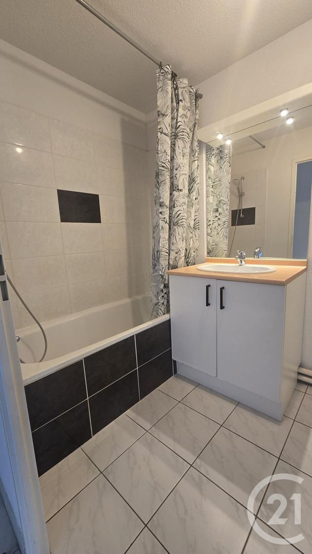 Appartement F2 &agrave; louer - 2 pi&egrave;ces - 45,36 m2 - Rodez - 12 - MIDI-PYRENEES