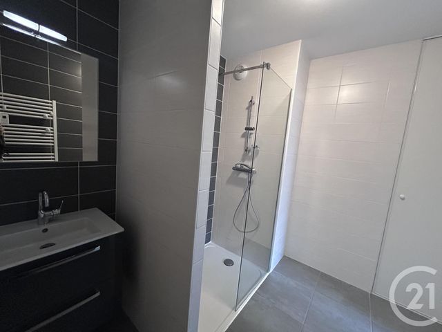 Appartement F2 &agrave; louer - 2 pi&egrave;ces - 46,40 m2 - Luc La Primaube - 12 - MIDI-PYRENEES