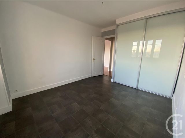 Appartement T4 &agrave; louer - 4 pi&egrave;ces - 88 m2 - Rodez - 12 - MIDI-PYRENEES