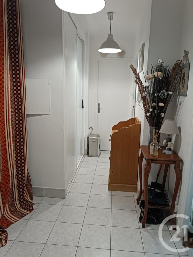 Appartement F2 &agrave; louer - 2 pi&egrave;ces - 43,89 m2 - Rodez - 12 - MIDI-PYRENEES