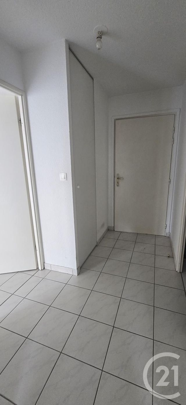 Appartement F2 &agrave; louer - 2 pi&egrave;ces - 45,36 m2 - Rodez - 12 - MIDI-PYRENEES