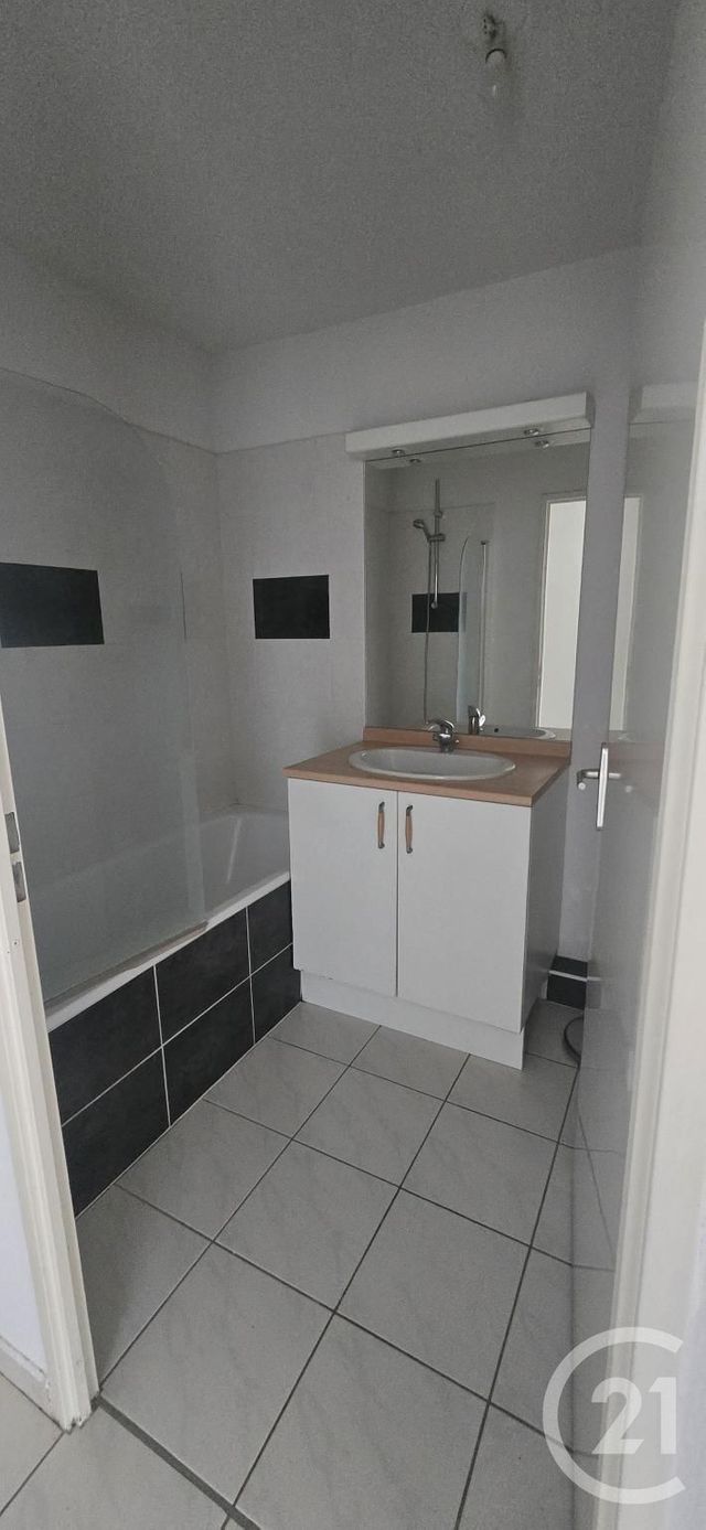 Appartement F2 &agrave; louer - 2 pi&egrave;ces - 45,36 m2 - Rodez - 12 - MIDI-PYRENEES